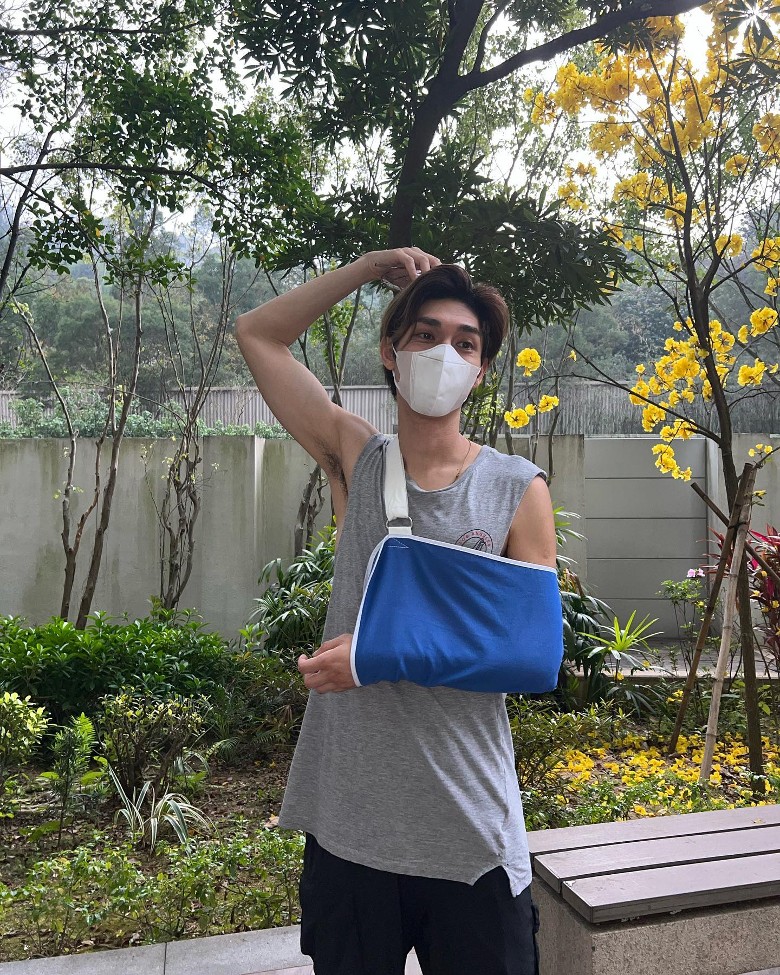 关楚耀肩骨移位未康复 突进院开刀动手术