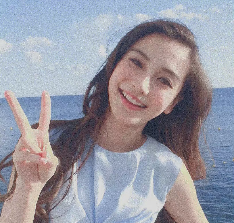 凌晨与小鲜肉同泡网吧？Angelababy爆新恋情