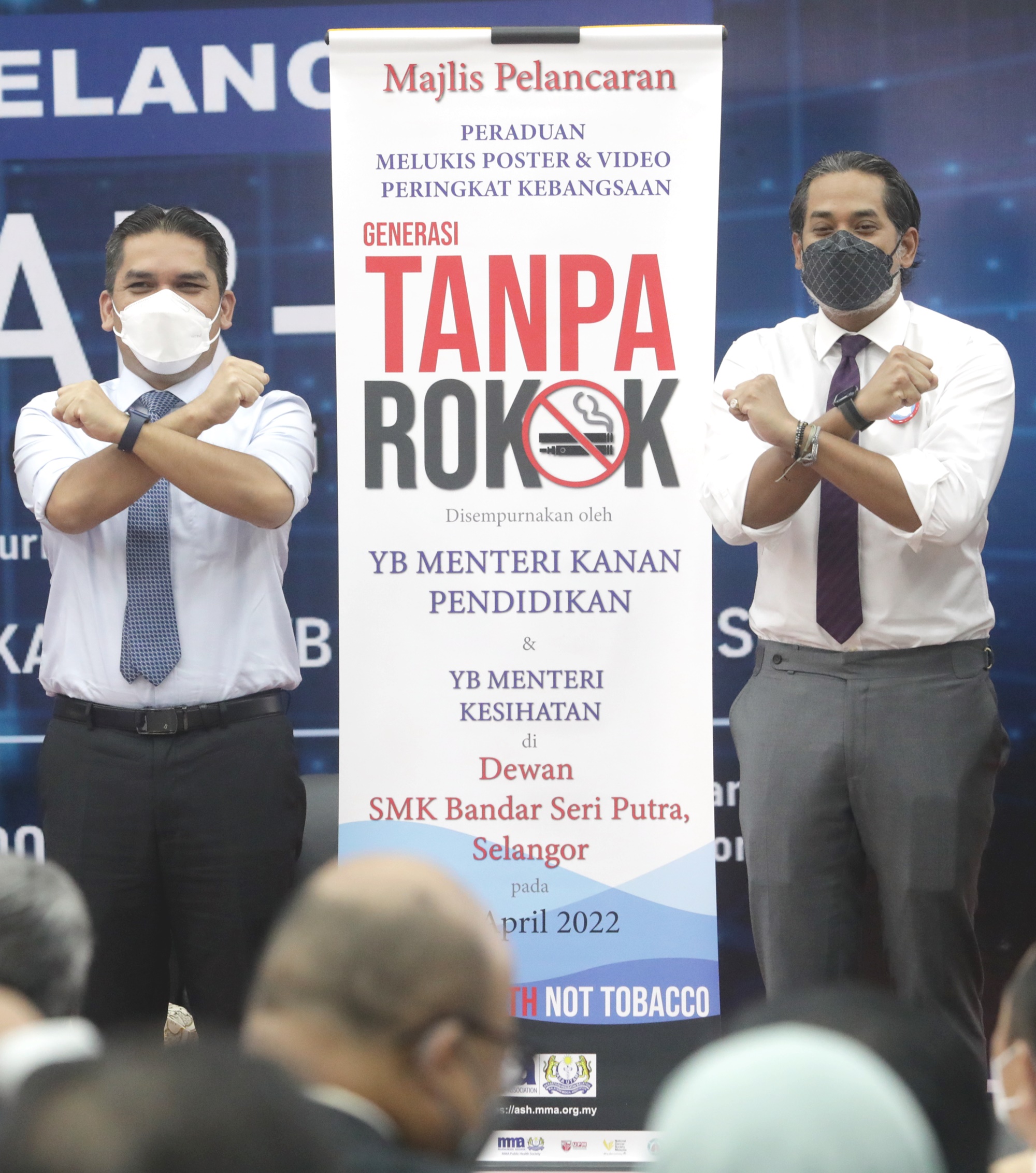 凯里将亲自见烟草业者·执法单位将配合“大战”黑烟