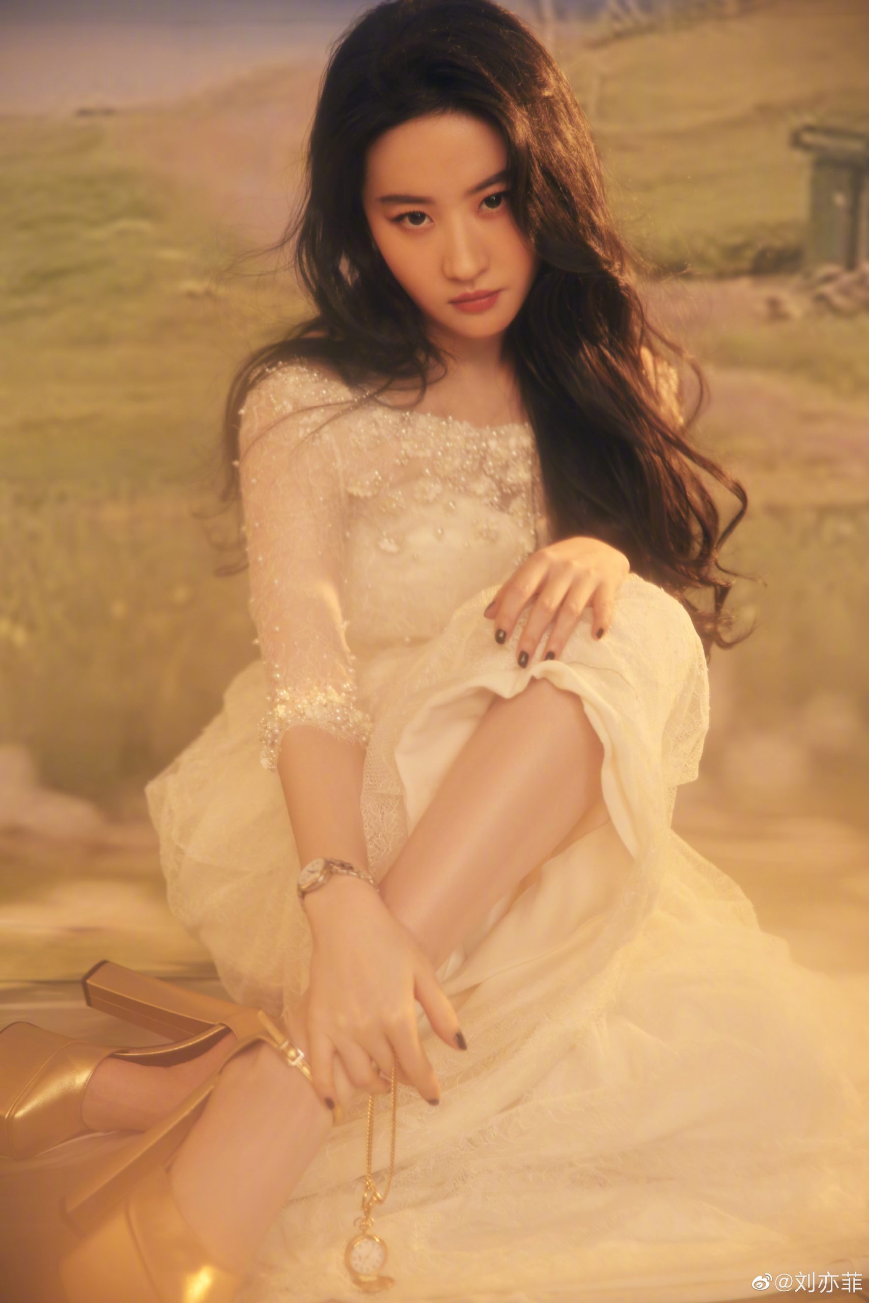 刘亦菲李现粉丝骂战不断 剧组忧成“清朗行动”目标