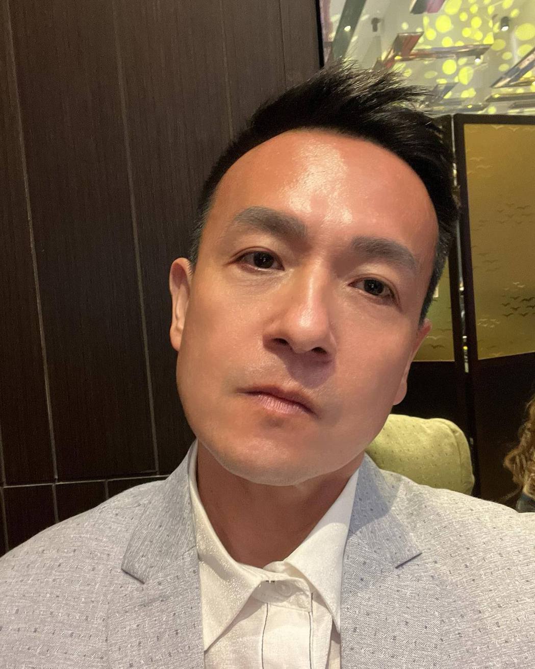 制作人嫌麻烦隐瞒有确诊者 小钟陷染疫危机动怒