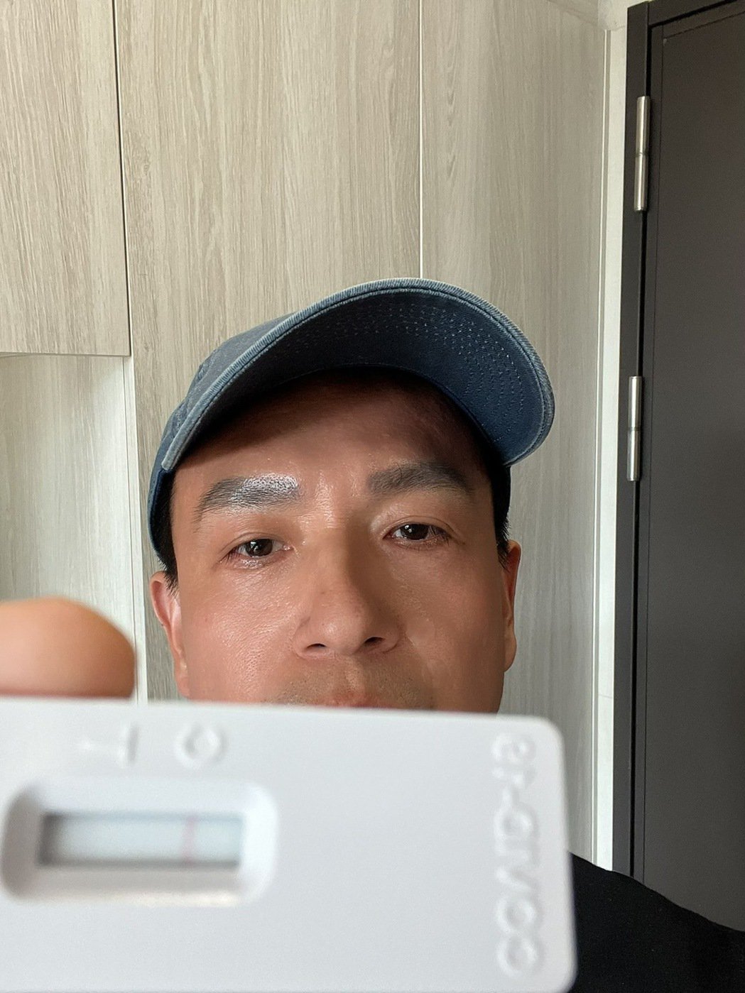 制作人嫌麻烦隐瞒有确诊者 小钟陷染疫危机动怒