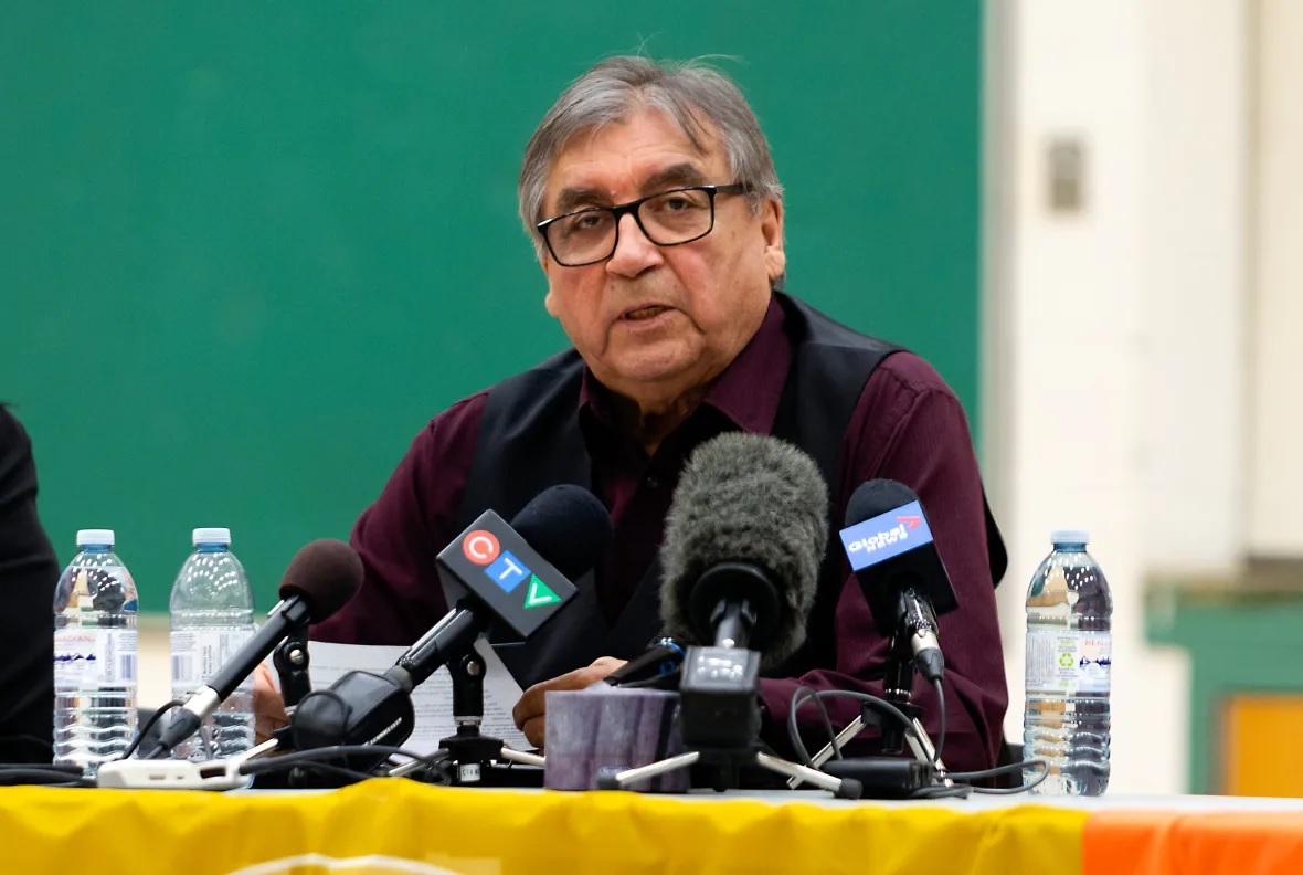 加拿大原住民学校周边 再现14座墓葬