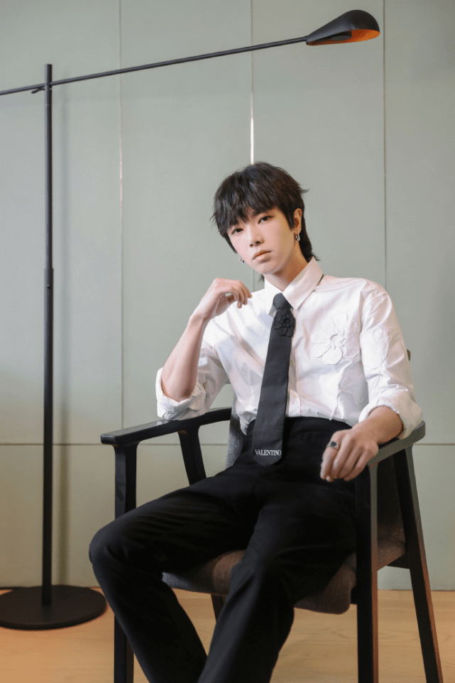 华晨宇妈妈得癌去世 张碧晨代保守秘密