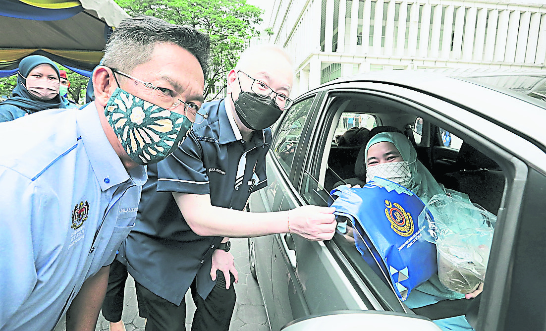 取代夜报 / （所有综合）魏家祥谈微型机动车辆、机票和活动文