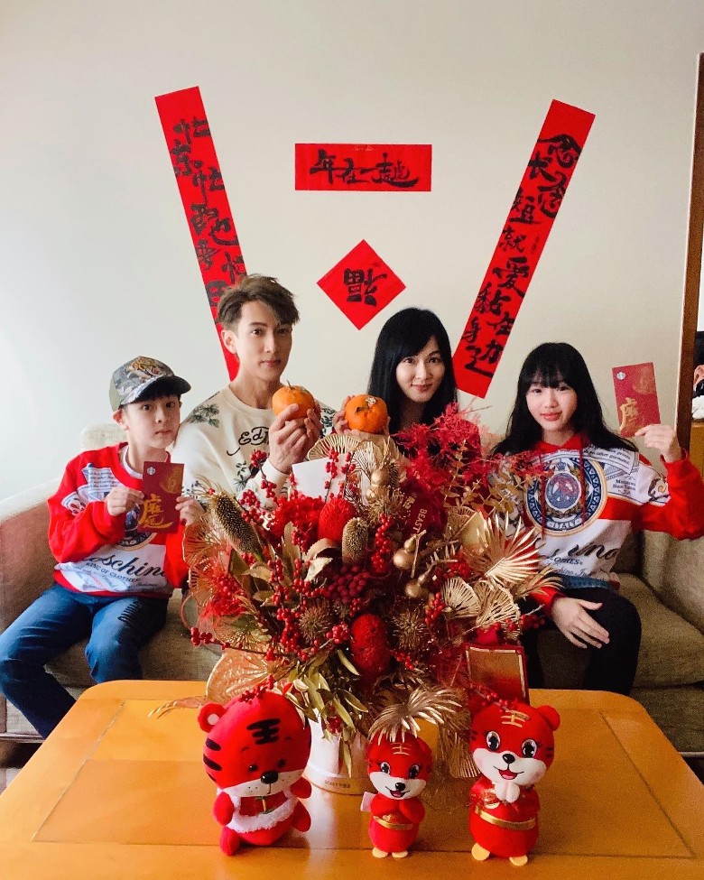 吴尊移居上海遇封城 做检测暖送医护员香蕉