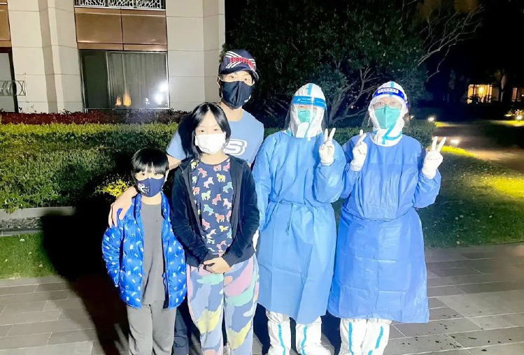 吴尊移居上海遇封城 做检测暖送医护员香蕉