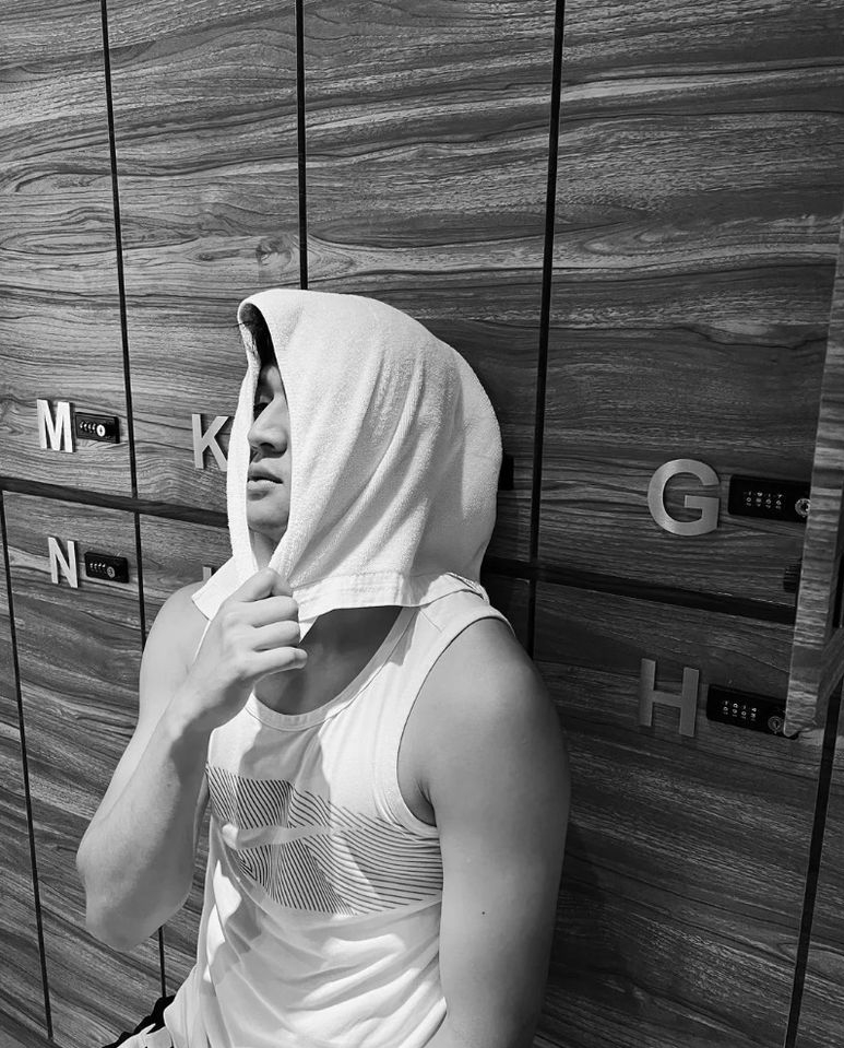 周兴哲开唱前喊卡心酸“白练了” 徐若瑄演唱会延期道歉