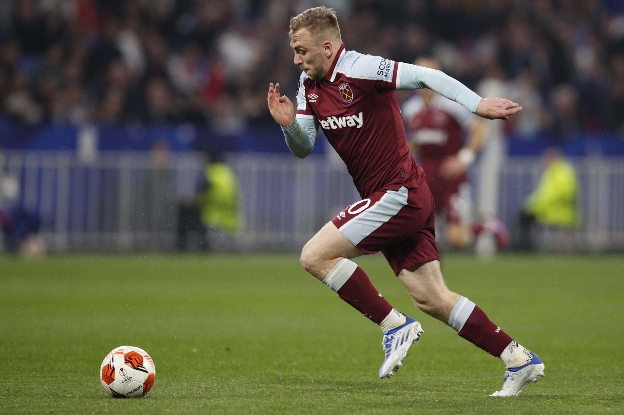 喜鹊斗狐狸抢保级分  西罕续冲击前四