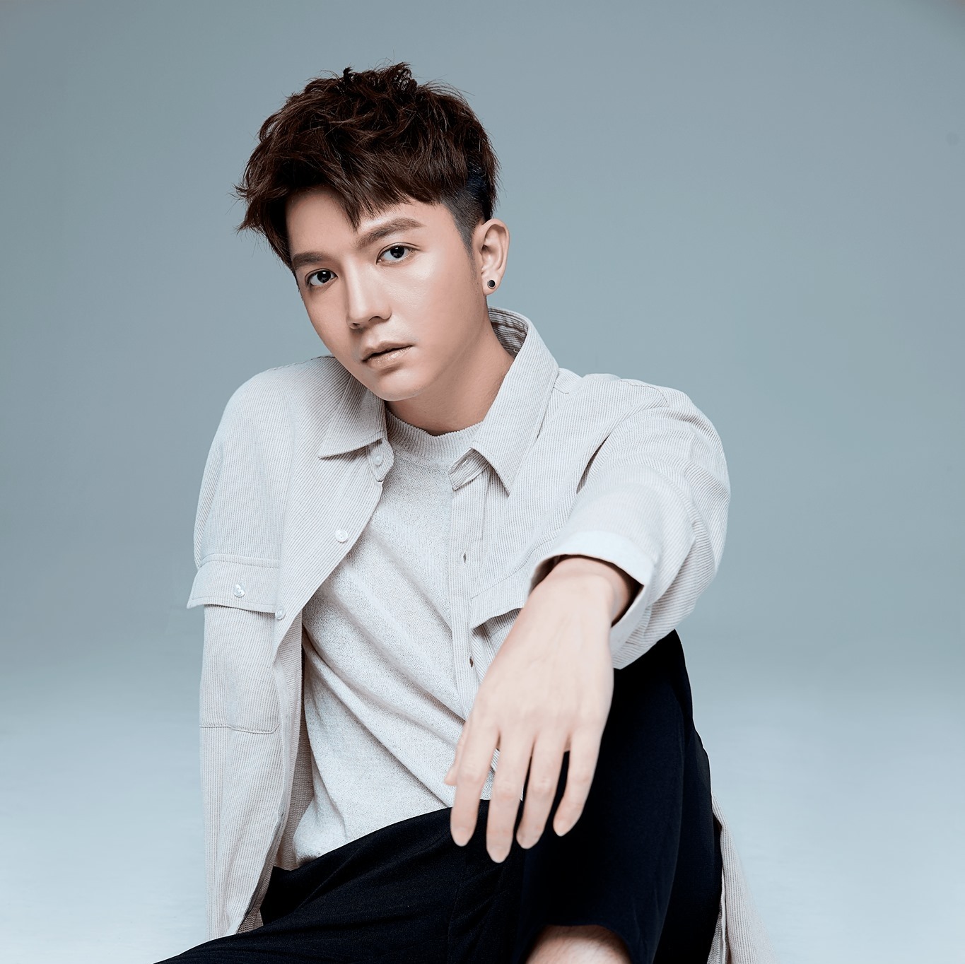 国门开游子可自由归家 大马艺人激动隔屏哭了