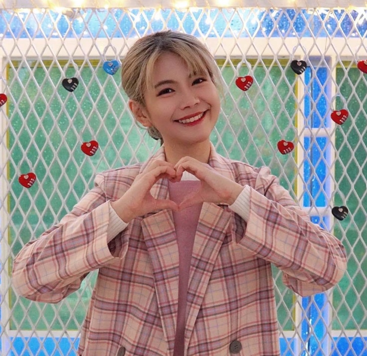 国门开游子可自由归家 大马艺人激动隔屏哭了