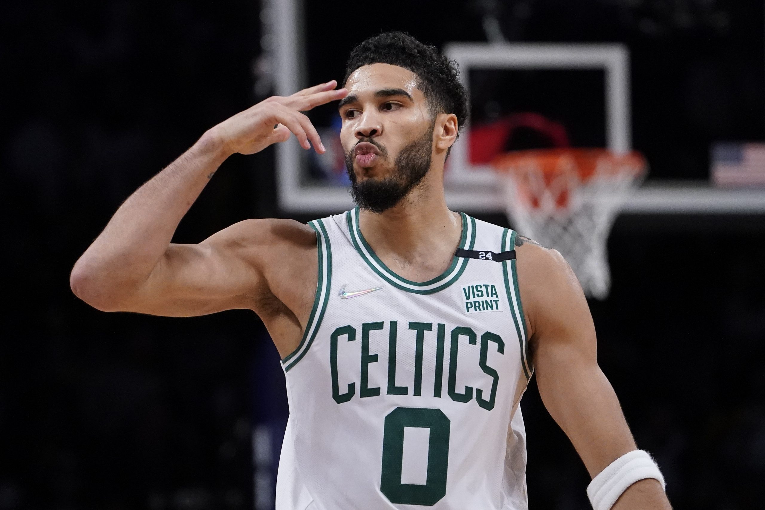 塔图姆场均29分成功臣  绿衫军横扫篮网出线