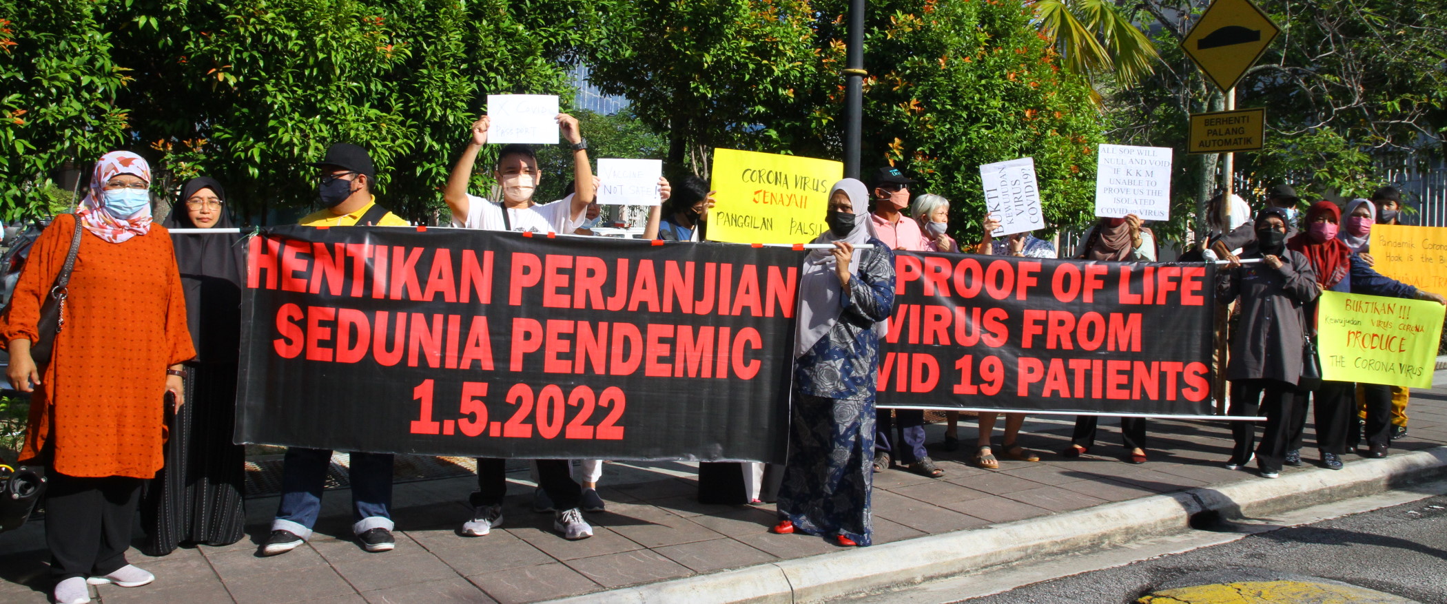 夜报封面∕法庭//6人针对冠病疫苗申请入禀仲裁庭单方面判决