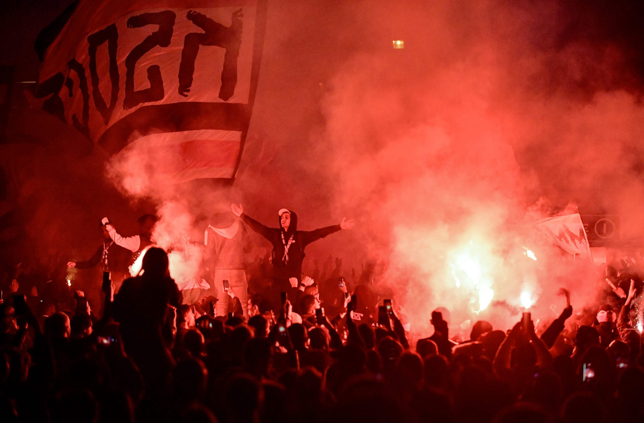 大巴黎提前4轮夺第10冠  梅西喜获法甲第一冠