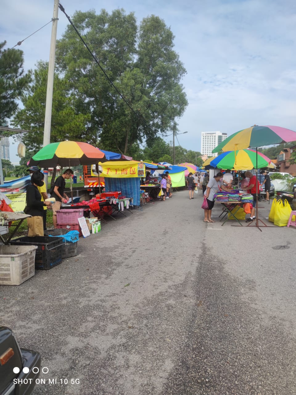 大都会/封面主文/疫情虽有趋缓，但百物调涨，影响买气和人潮！