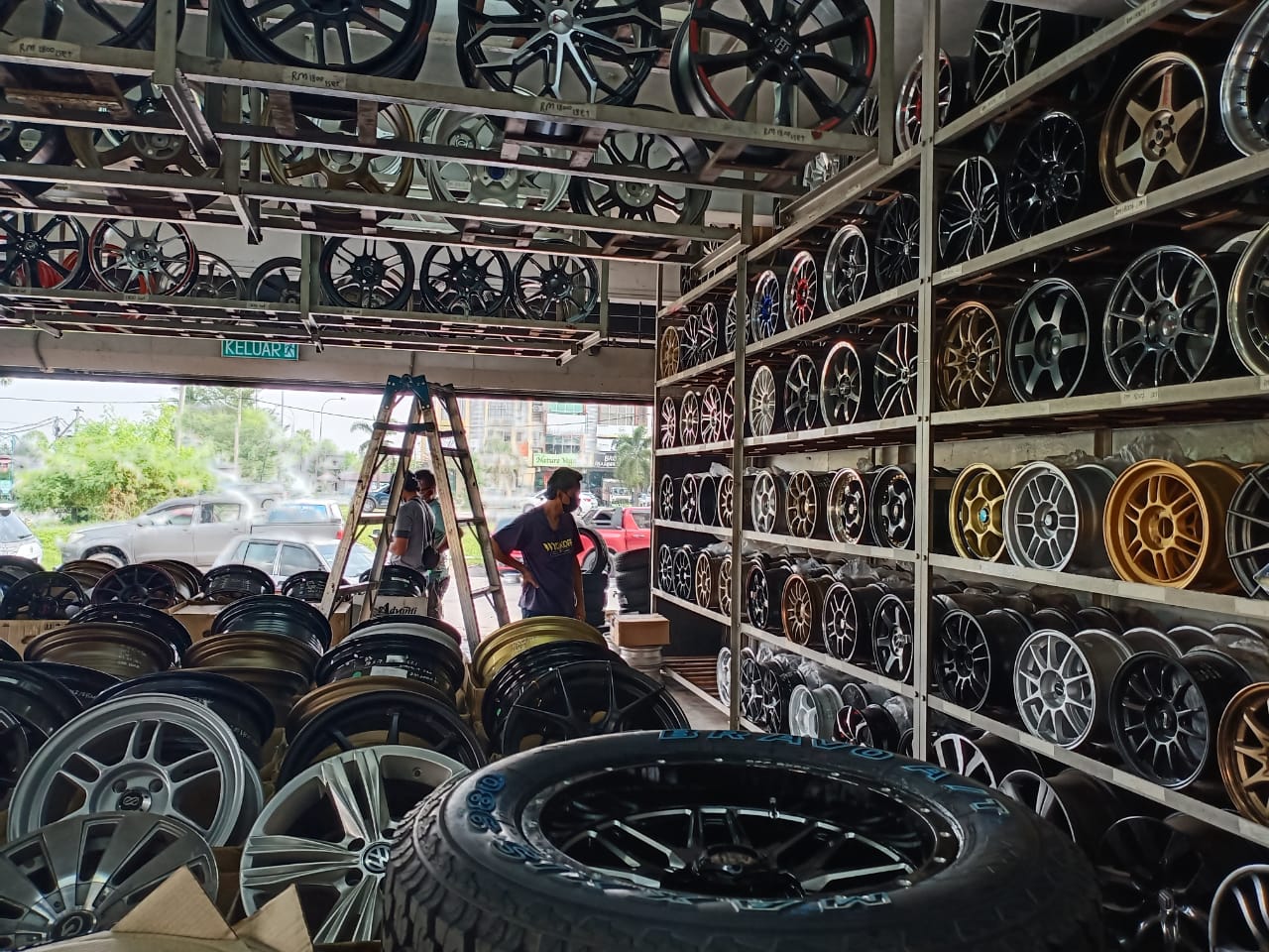 大都会/me04头/汽车行业忙不可开交