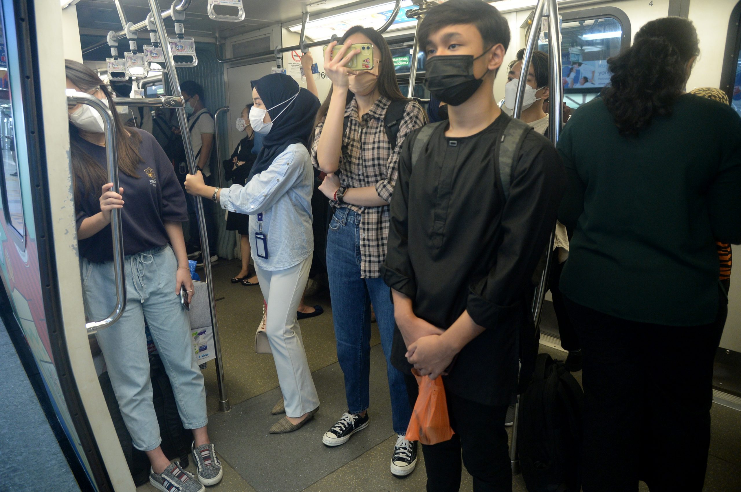 大都会/ME12头/Rapid Rail CEO巡视轻快铁人潮