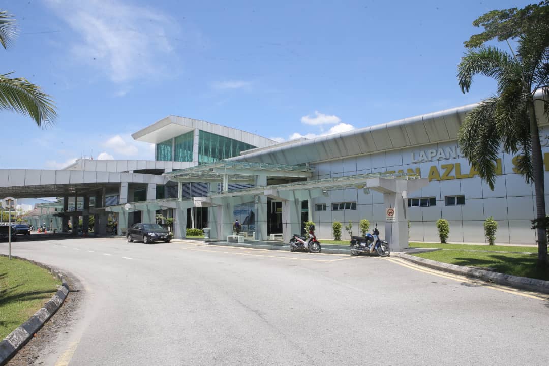 大霹雳时事焦点/开斋节电动火车部分日期爆满 长巴增班次 新飞怡最低逼近1千