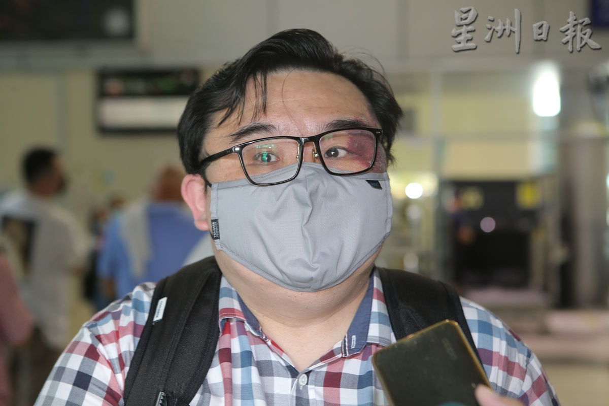 大霹雳时事焦点/打开国门首天热闹 怡保机场人潮涌现