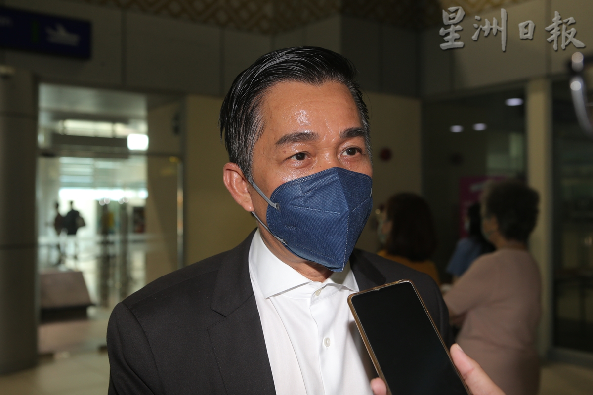 大霹雳时事焦点／打开国门首天热闹 怡保机场人潮涌现