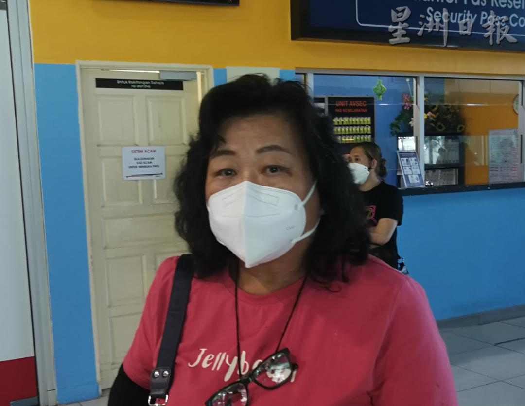大霹雳时事焦点/打开国门首天热闹 怡保机场人潮涌现