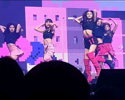 女团成员瘦到肋骨现形 画面曝光网惊：天啊	