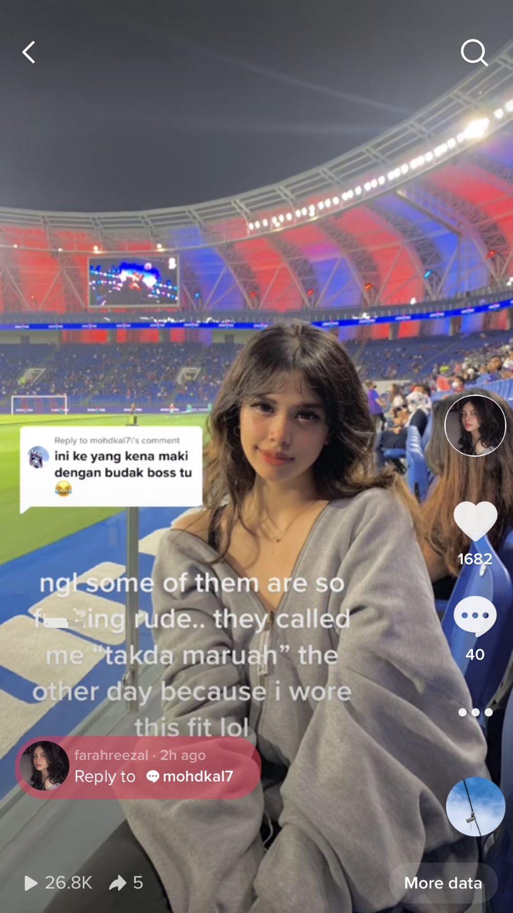 她穿这样看球赛·被男人骂不要脸