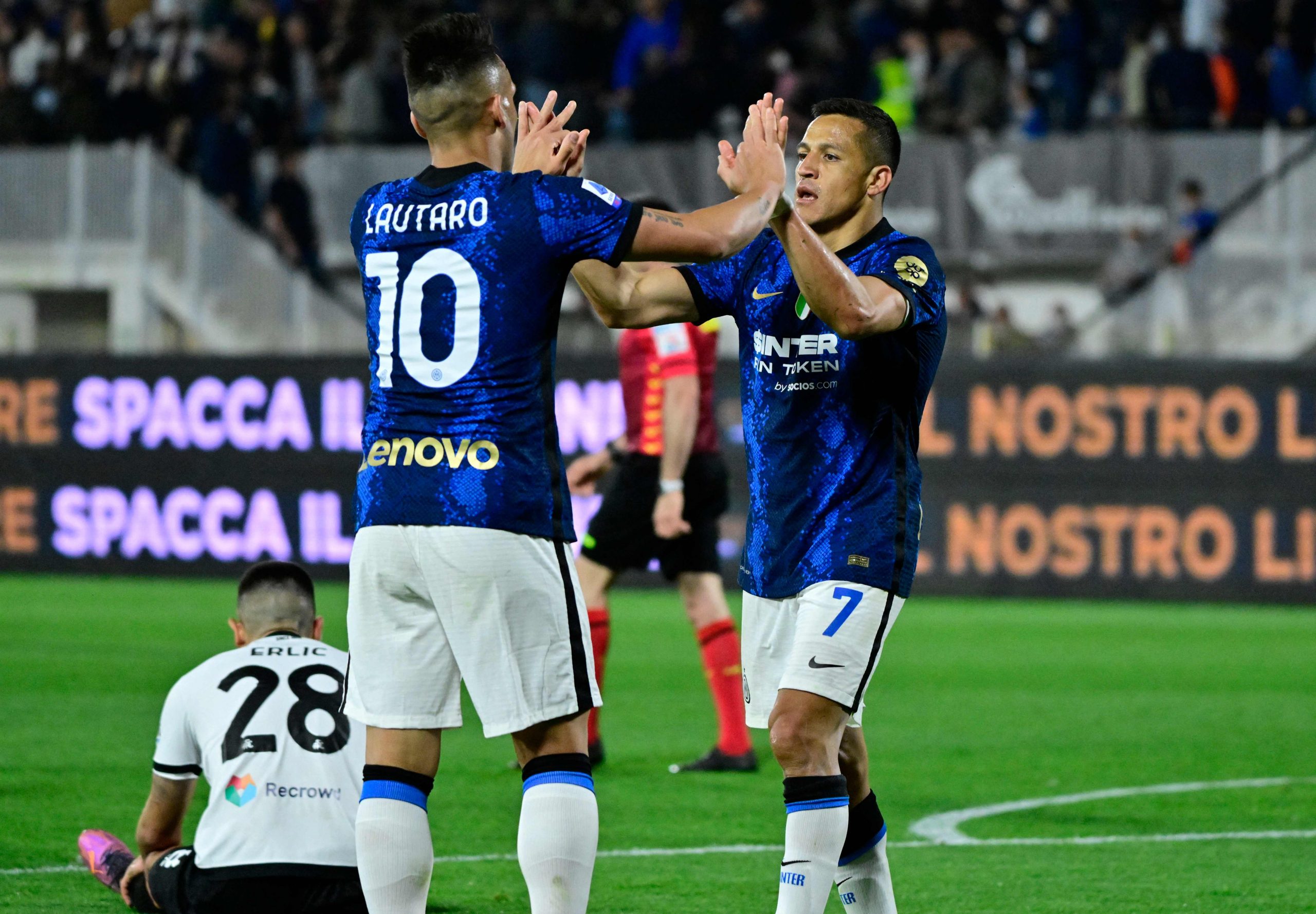 客战火力猛VS主场防守强  （米兰德比）矛盾谁更强？