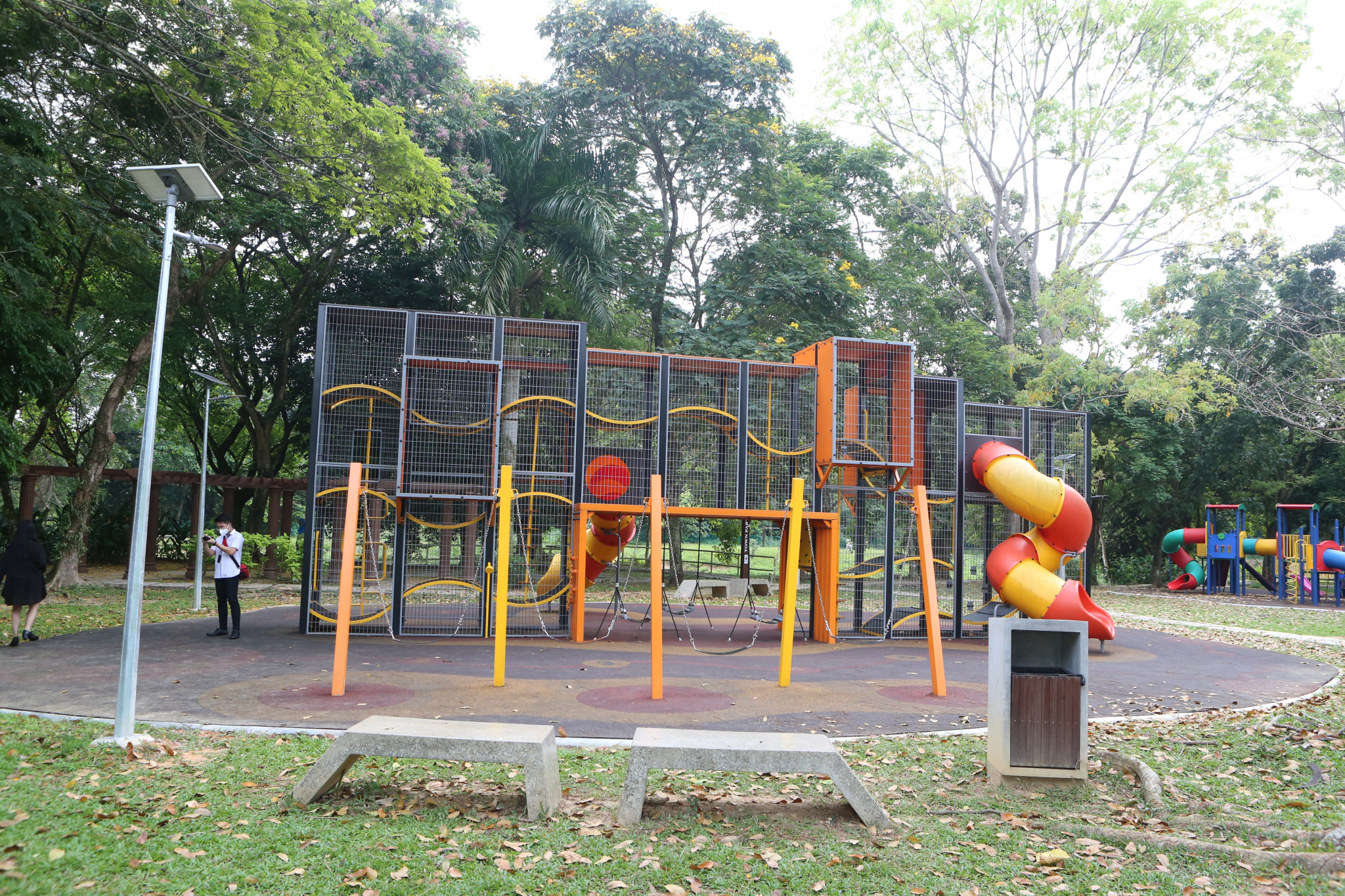 封面主文(大都会)黄思汉巡视蒲种公主城城市公园/5图