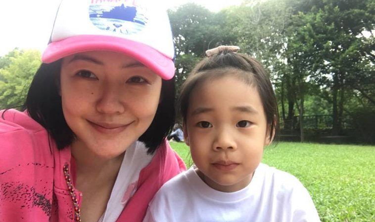 小S10岁小女儿晒自拍 网暴动抢认岳母