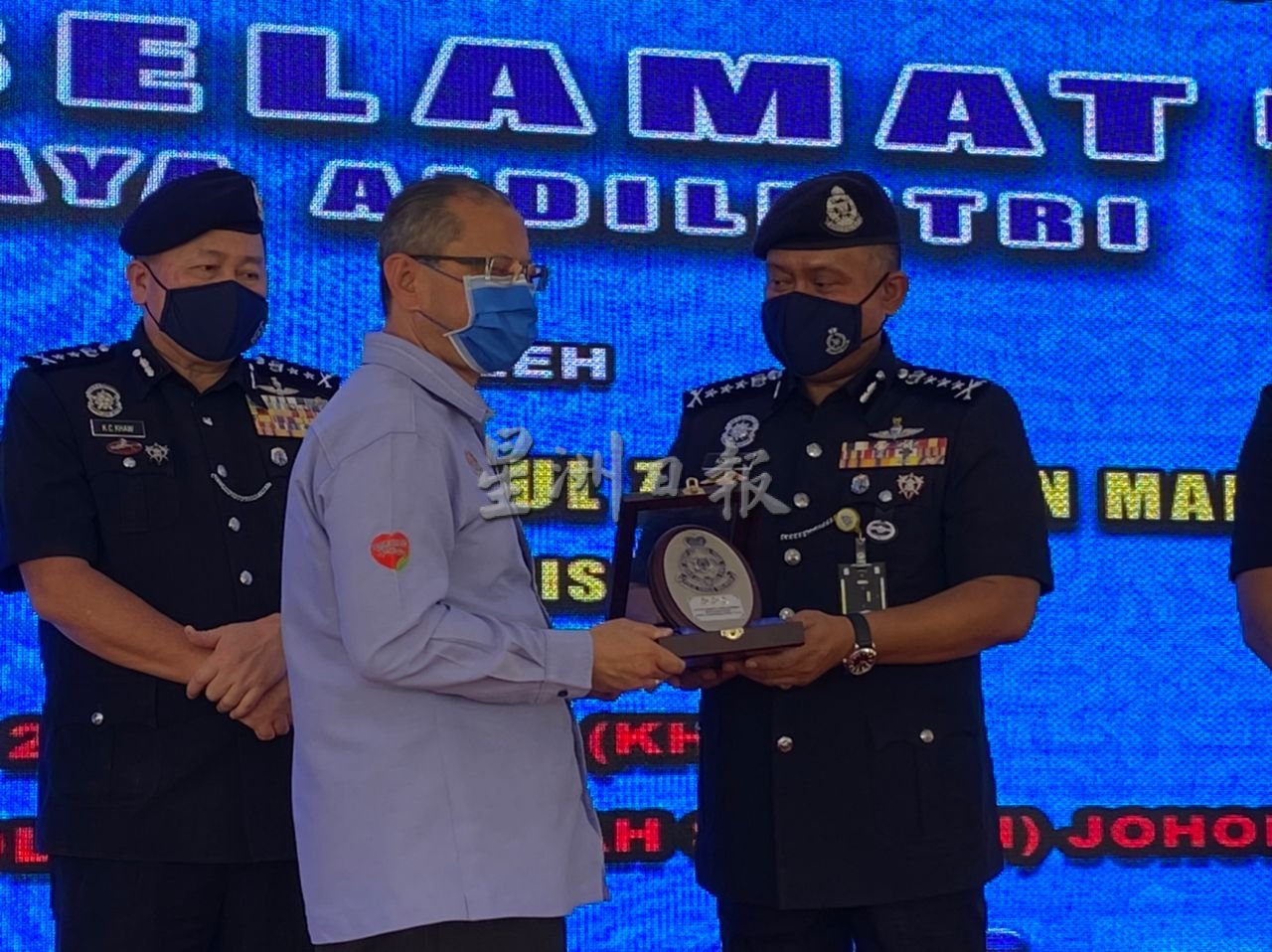 **已签发(请置头条)**柔:封面:主文:柔平均每天至少发生200宗车祸,警方已鉴定州内41个车祸黑区