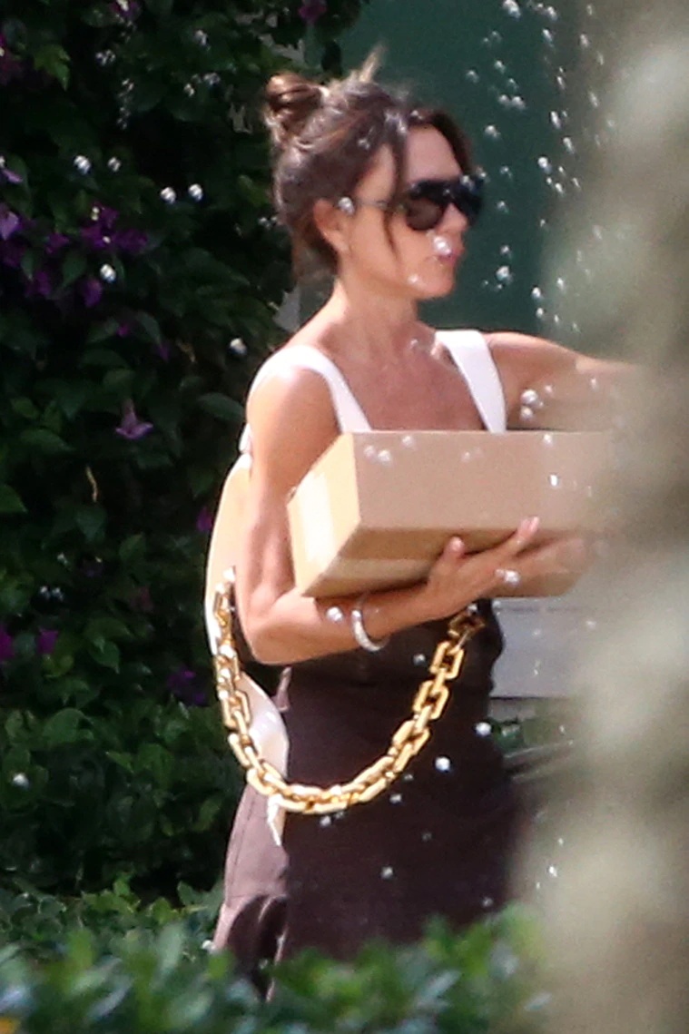 布鲁克林婚礼曝光 甜吻新娘6秒钟