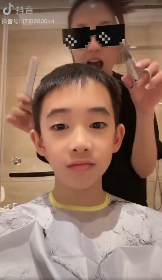 应采儿罕晒Jasper近况 眨眼撩妹网亏“根本陈小春”