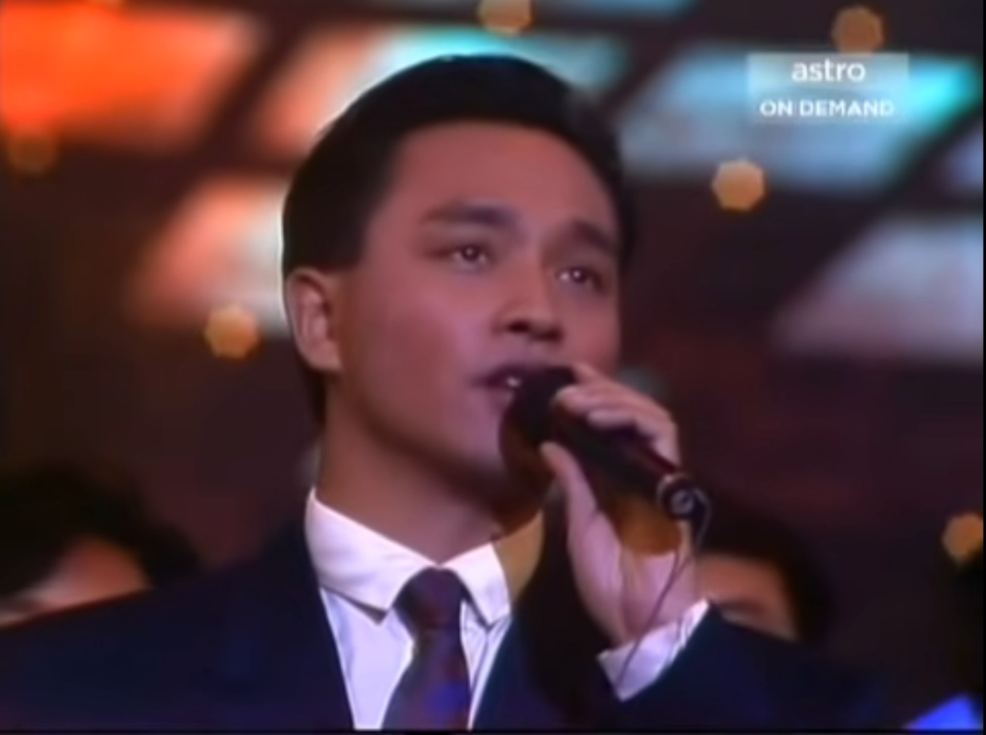 张国荣逝世19年|《梅艳芳》未拍出的遗憾 嘘声中唱出金曲金奖《有谁共鸣》