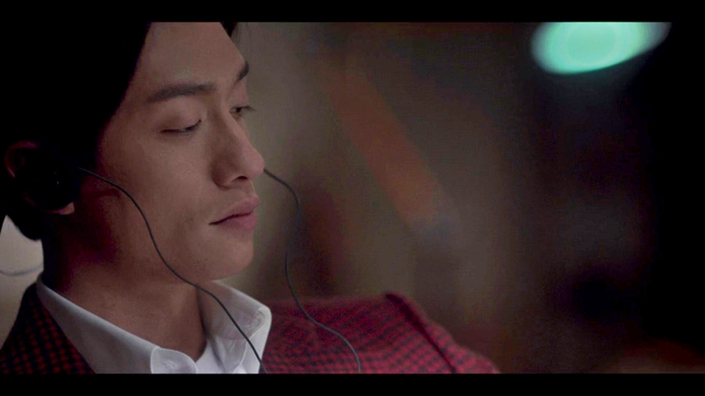 张国荣逝世19年|《梅艳芳》未拍出的遗憾 嘘声中唱出金曲金奖《有谁共鸣》