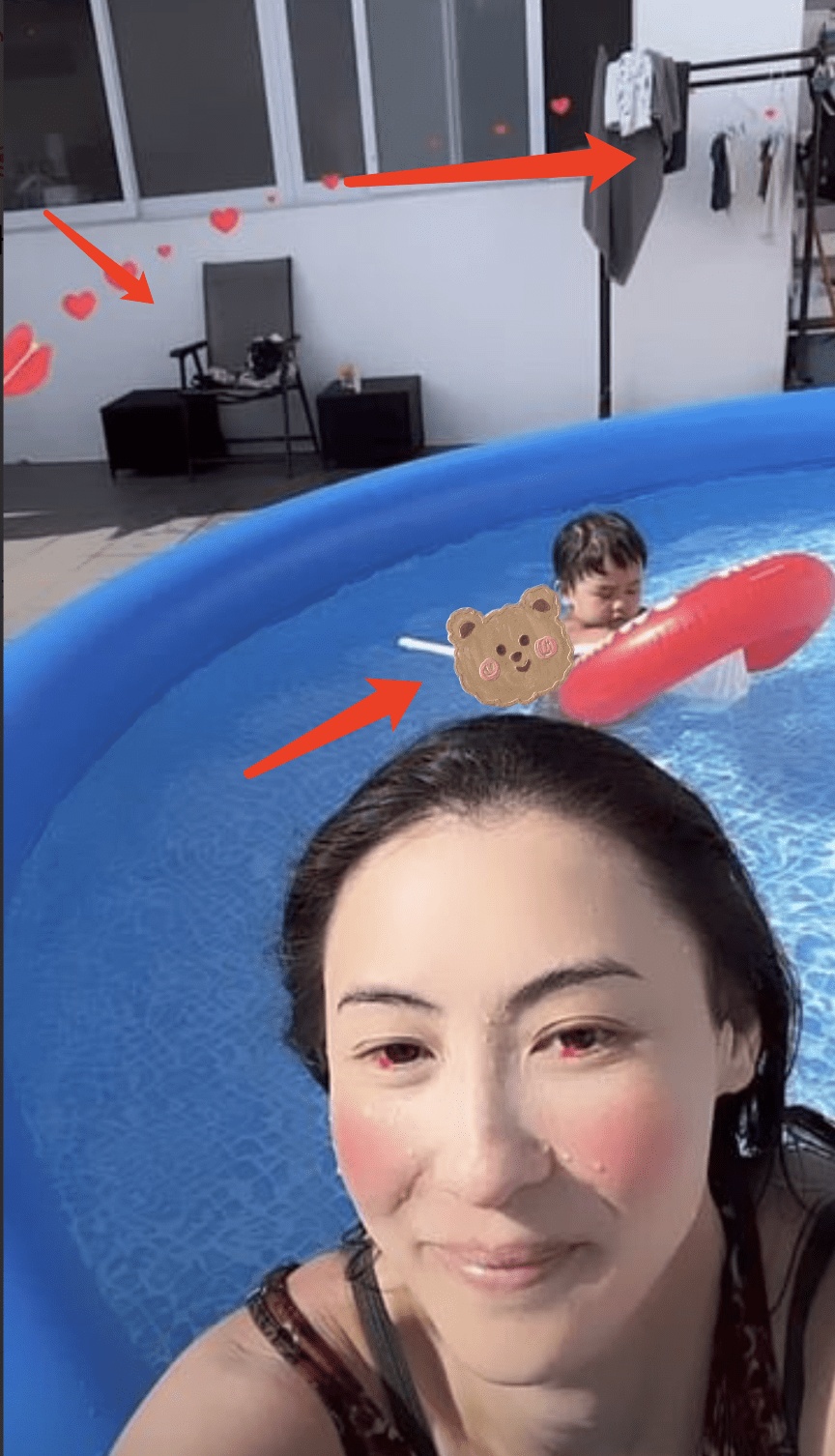 张柏芝晒玩水自拍 4岁小儿子正脸曝光