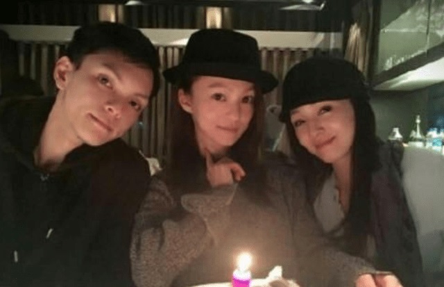 患病拒付医疗费财产全被转移 张韶涵泪揭伤疤曝与母交恶细节 	