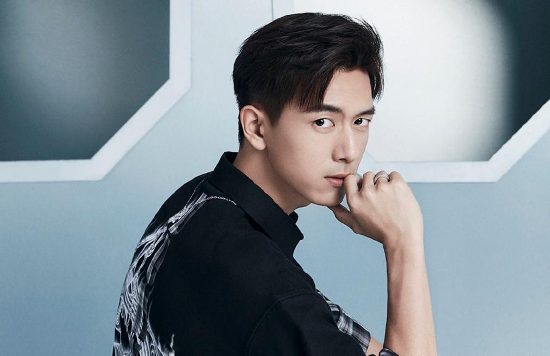 担心惹祸上身成为邓伦第二 章子怡黄晓明等20艺人掀注销潮	