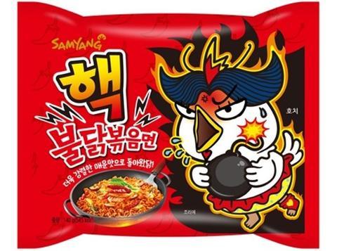 拼盘 2图／韩火鸡面在华保质期有异　消保分局调查