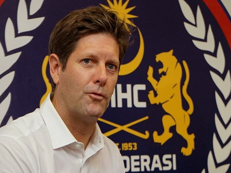 提前1年与大马钩总解约 利文顿赴英国执教