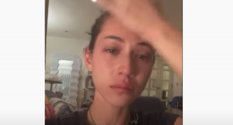 揭演艺圈潜规则反被酸 水原希子痛哭