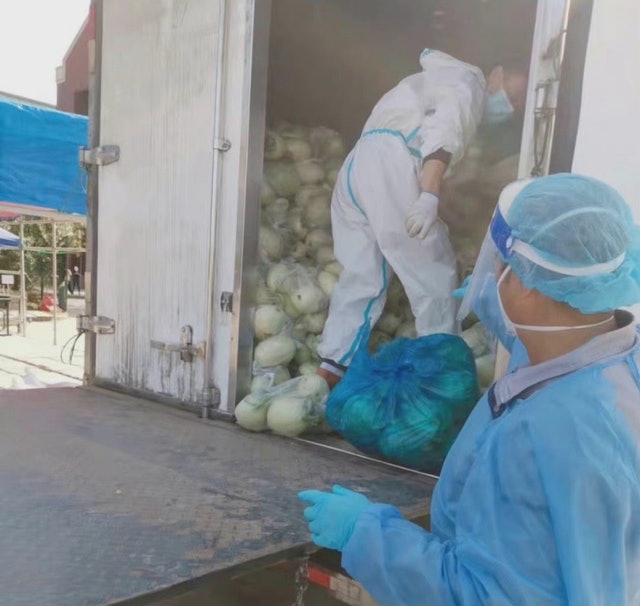 摆脱李靓蕾洗白？ BY2上海捐物资好感度火速上升	