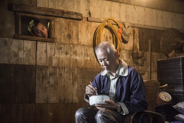 昔胜李小龙成片酬最高武打巨星 王羽为报恩加入帮派	