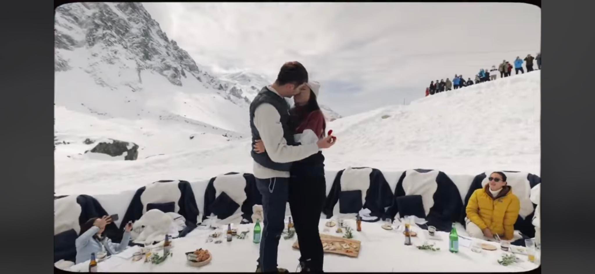 朱浩仁阿尔卑斯山求婚成功 甜蜜告白:一直都认定她就是那个人