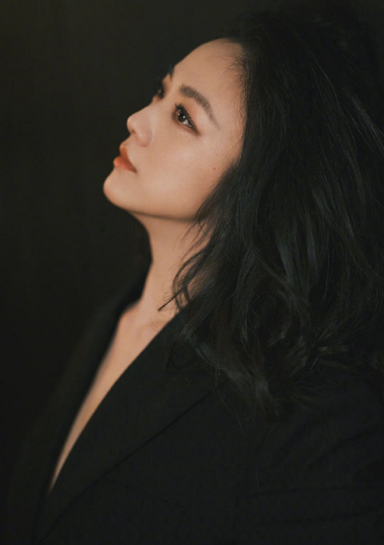 李政宰自导自演作登首映 汤唯IU杀入康城争影后