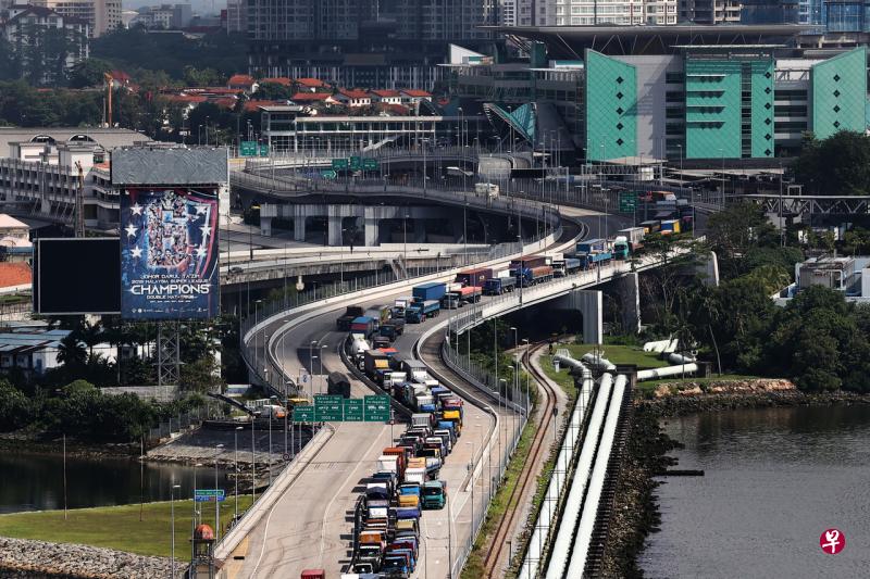 来临长周末 狮城移民局促旅客避开通关高峰时段