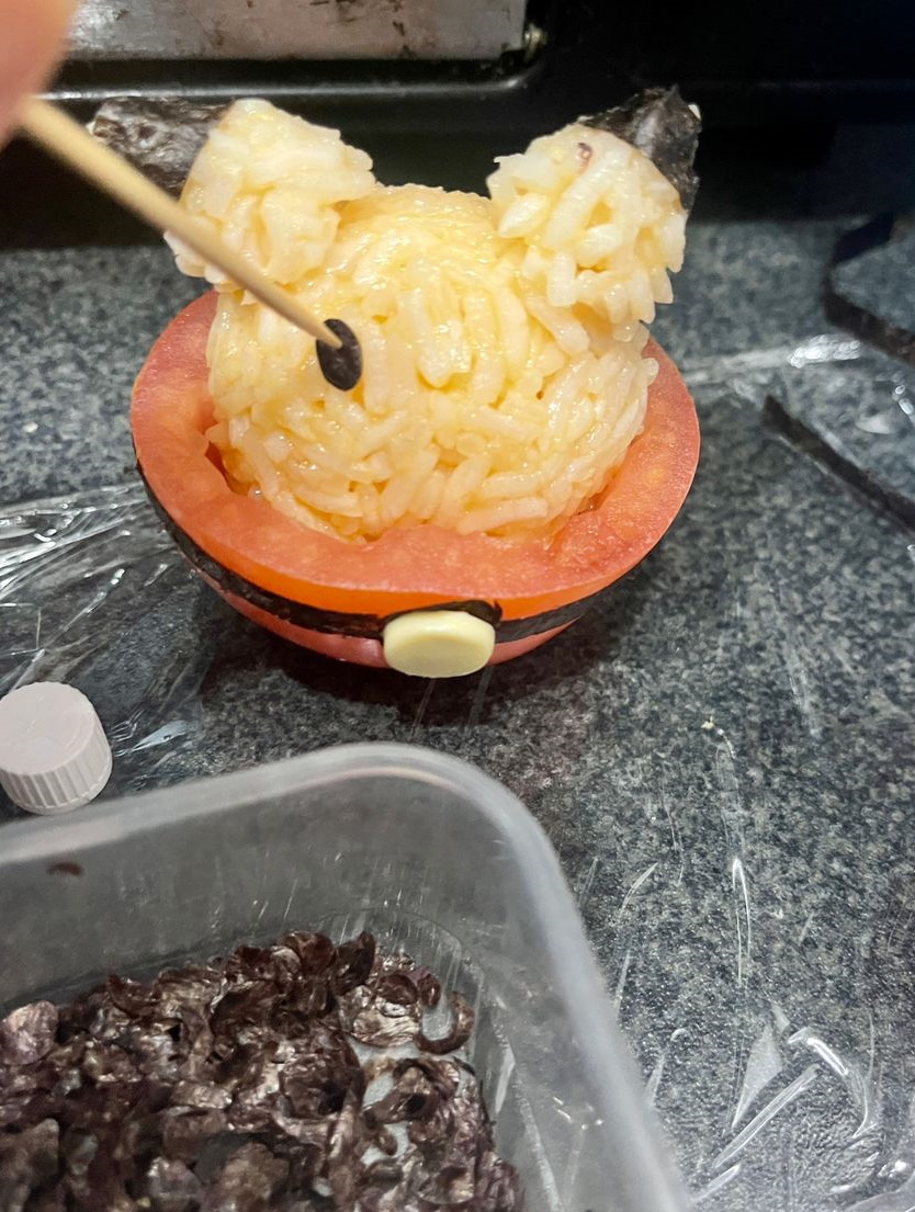 柔:今日面谱(28/4见报):郑羽凌为孩子制造型便当不曾重复