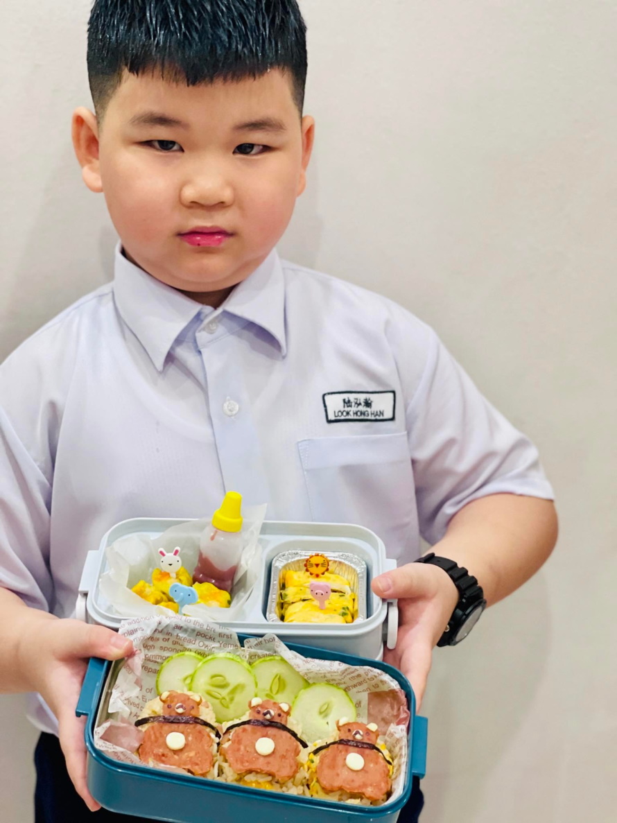 柔:今日面谱(28/4见报):郑羽凌为孩子制造型便当不曾重复