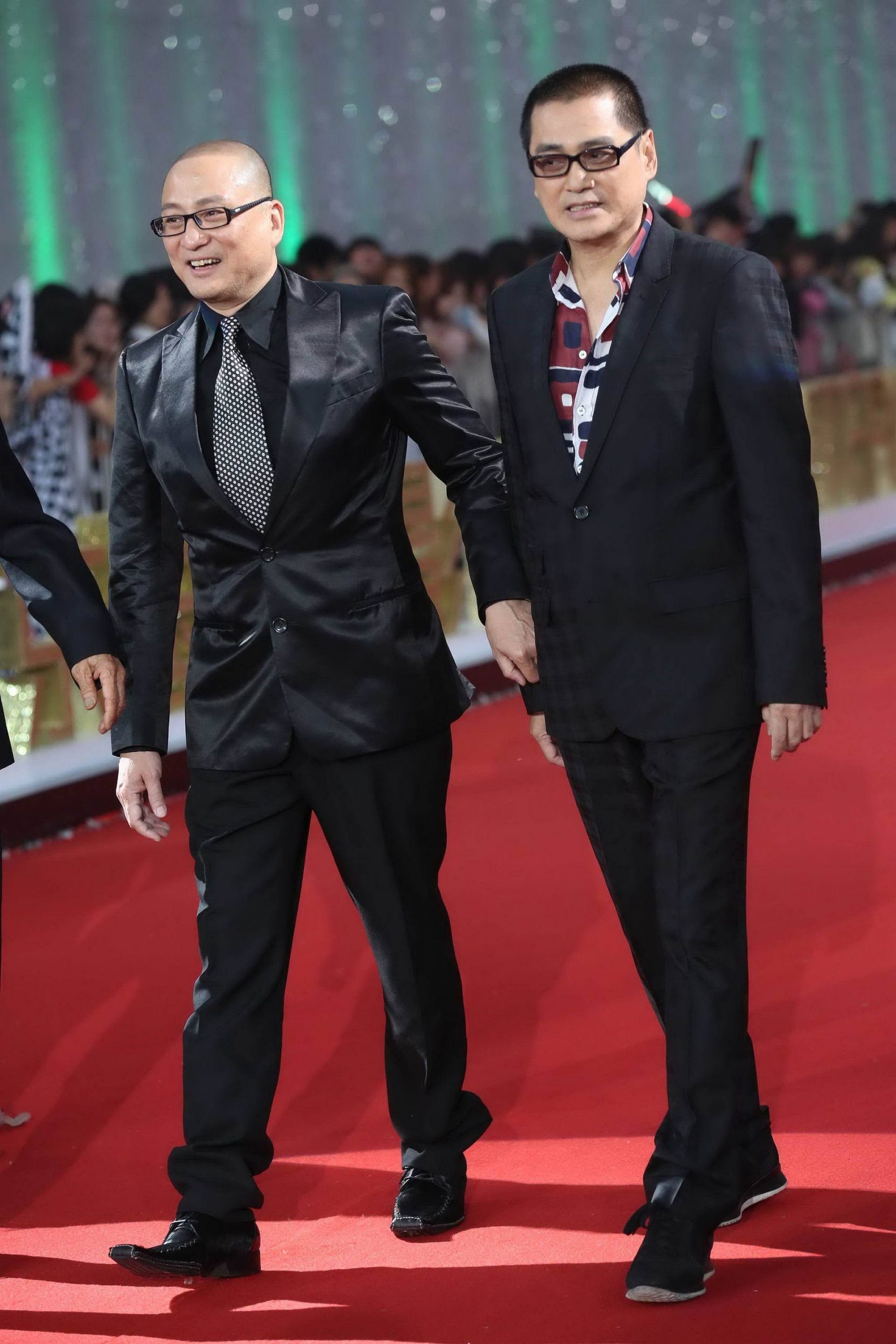 汤镇宗汤镇业合体直播  被追问汤洛雯马国明婚期