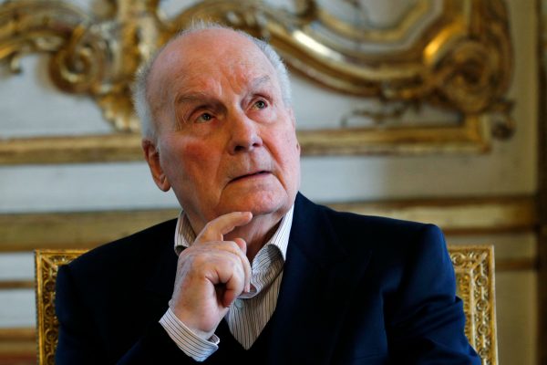 法国国宝级男星离世 总统马克龙发文悼念